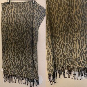 Accessori Italiani Scarf made in Italy lightweight animal, print fringe 72x22